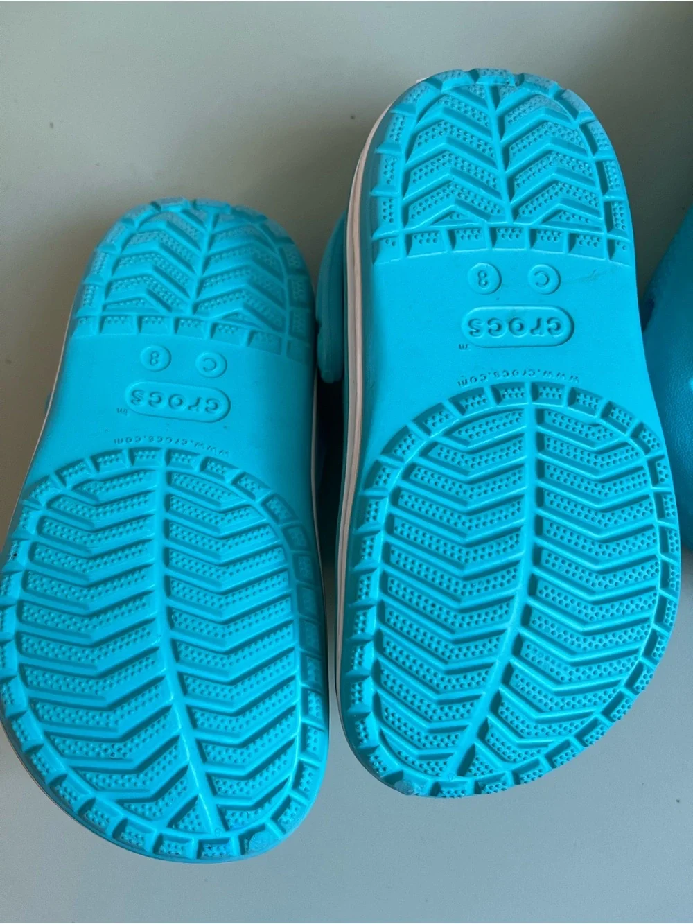 CROCS two pairs